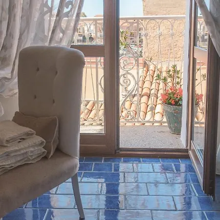 La Casa Nel Borgo Bed & Breakfast 3*