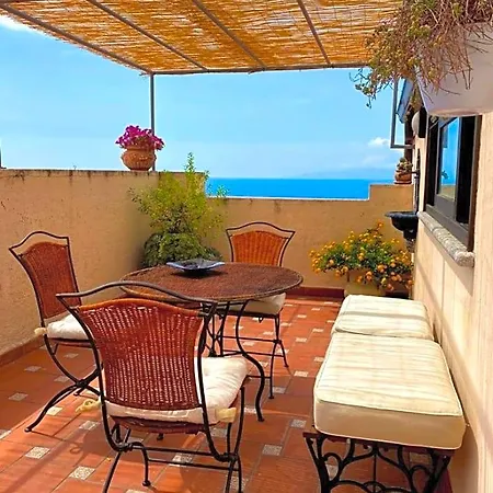 La Casa Nel Borgo Bed & Breakfast 3*